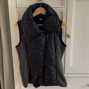 Puffer vest with striped side panels